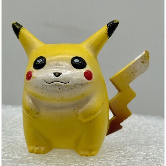 Vintage 1999 Pikachu  1” Figure Pokémon Nintendo - Picture 1 of 6